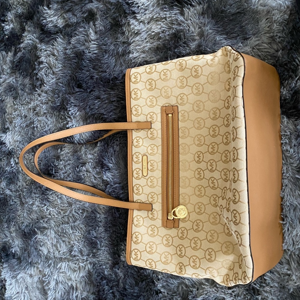 TAN MICHAEL KORS TOTE